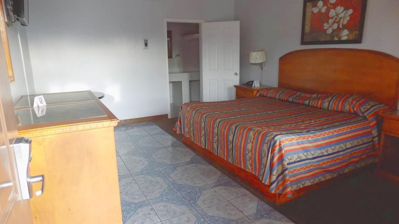 Cuauhtémoc Hotel Del Camino מראה חיצוני תמונה